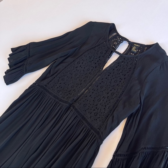 Forever 21 Black Lace Front and Back Panel  3/4 Flutter Sleeve - Picture 5 of 15